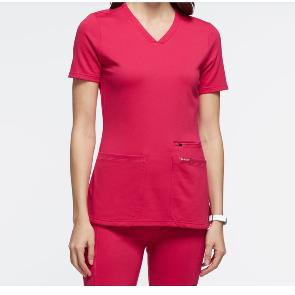 JAANUU 4-POCKET V-NECK SCRUB TOP